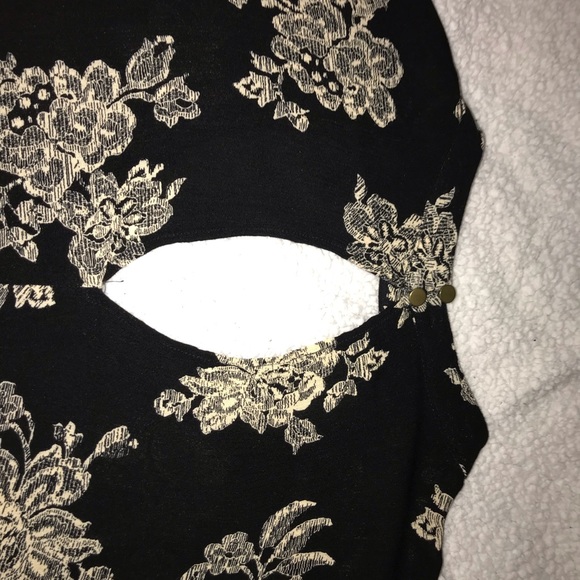 Black torrid top with chocker - Picture 4 of 4